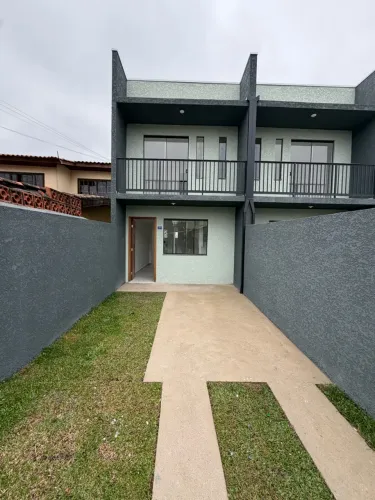 Sobrado 03 quartos e churrasqueira em Curitiba