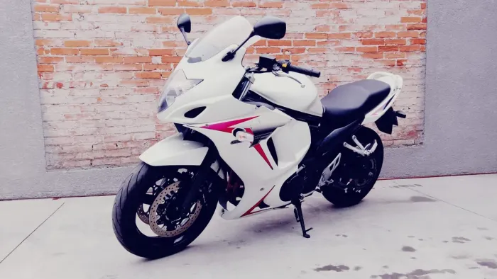 Vendo Suzuki GSX 650F