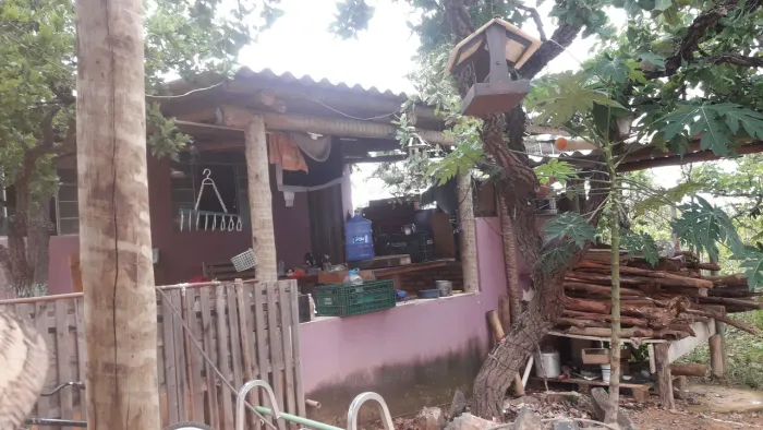 Vendo ou troco casa próximo a represa de 3 Marias em felixlandia. 