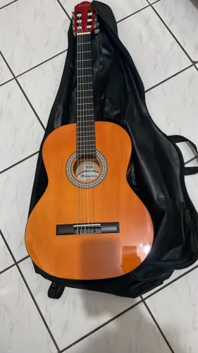 Violão novo