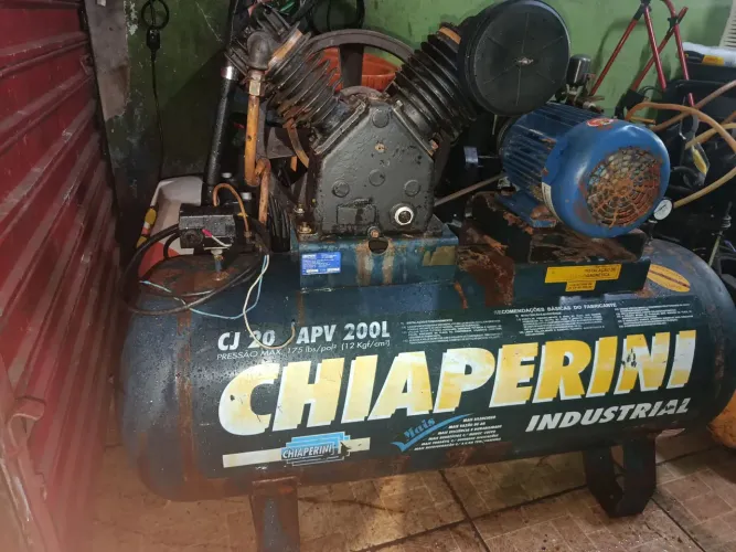 Vendo compressor 200 litros