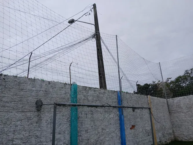 Redes e trave de futebol