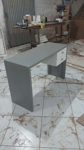 Mesa escrivaninha 120 de comprimento 76 de altura 45 de profundidade 