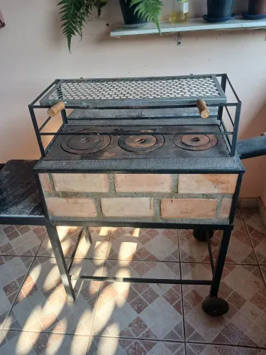 Churrasqueira e fogao de lenha 
