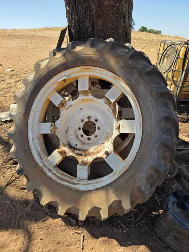Conjunto de Rodas New Holland TL 75