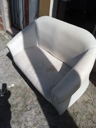 Sofá em couro Branco 2 lugares
