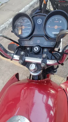 Moto boa conservada sem detalhes