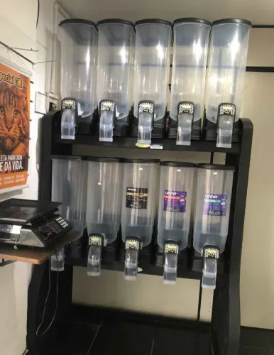 Dispenser de raçao.