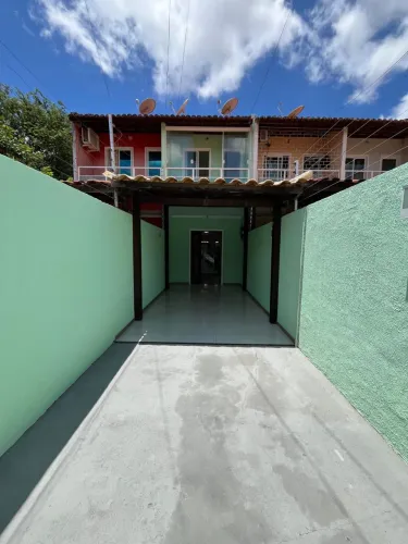 Alugo casa duplex no bairro Dom Lustosa ( Henrique Jorge ).