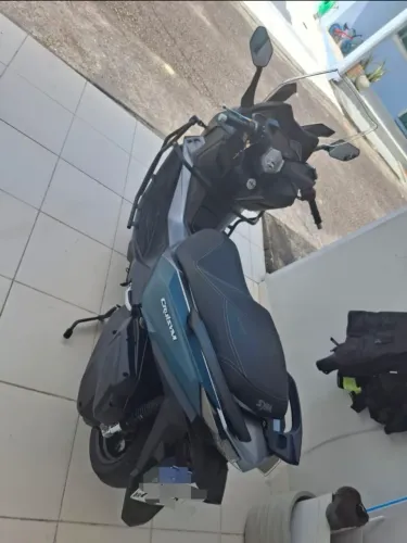 Vende-se Moto Cruisym 300