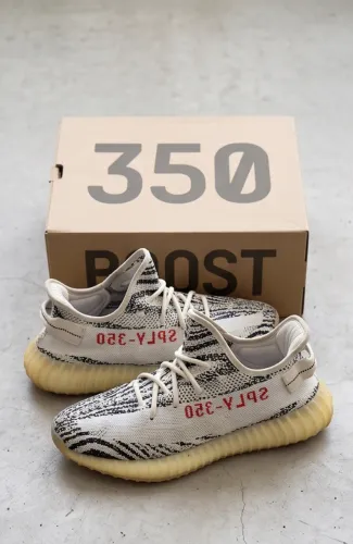 Yeezy Boost 350 V2 'Zebra' (Original) - Condição Real das Fotos