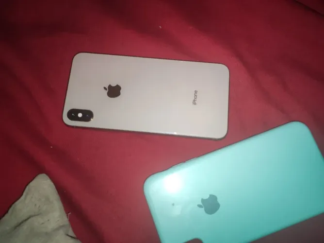 Celular iPhone X Max  aceito troca por um 11 dou 300 de volta!