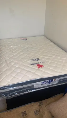 VENDE SE CAMA DE CASAL