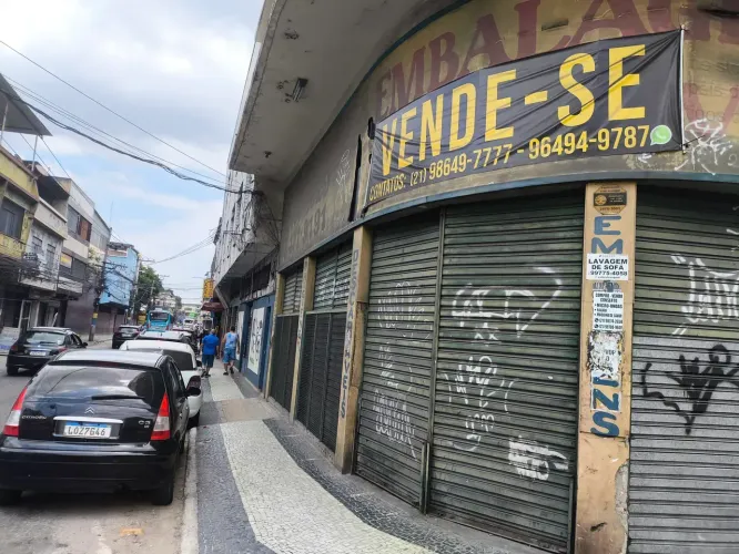 Imóvel para venda possui 1000 metros quadrados com 28 quartos em Centro - São João de Meri