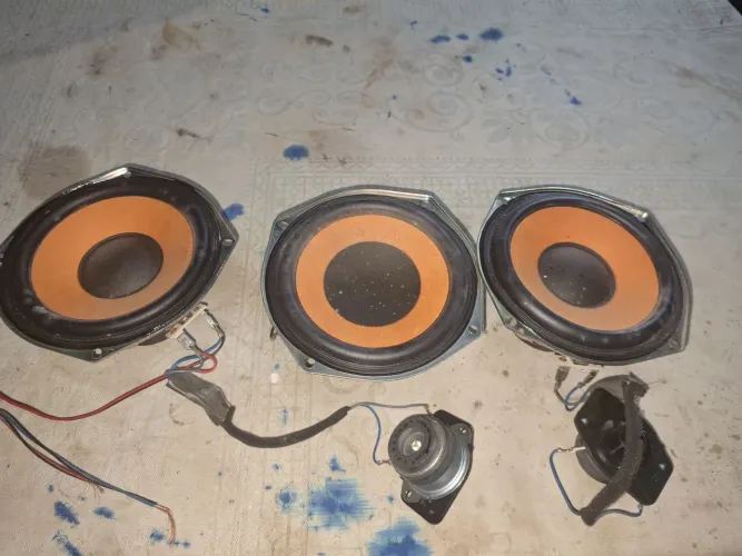 3 autofalantes  sony de 5 polegadas. 360w 6 ohms  funcionando perfeitamente 