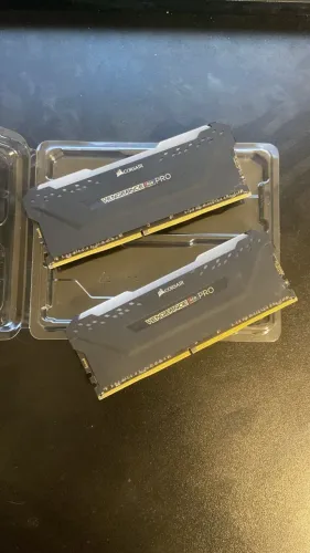 Memória RAM Corsair Vengeance Pro, RGB, 32GB (2x16GB), 2666MHz, DDR4, CL16, Preto