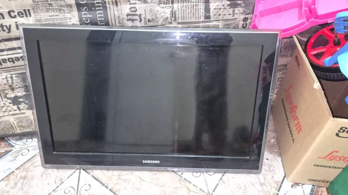 Vende se televisao