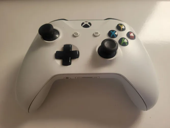 Controle Xbox One com defeito 