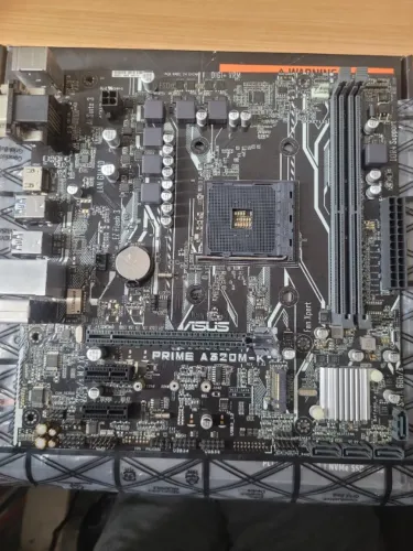 Placa Mãe PRIME A320M-K AMD AM4 uATX, DDR4 3200MHz, 32 Gb/s M.2, HDMI SATA 6Gb/s, USB 3.0