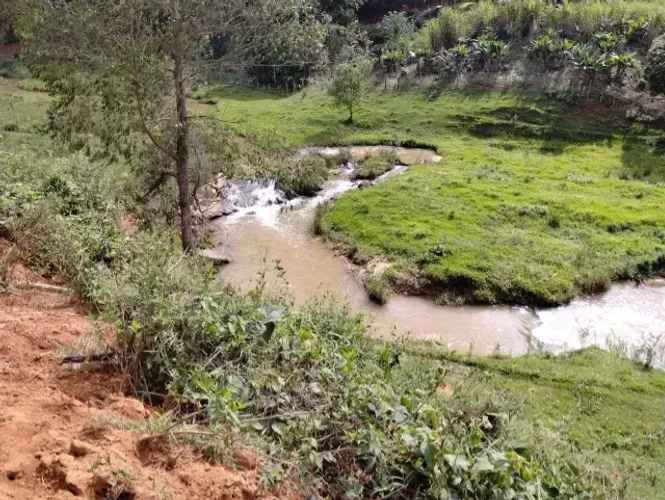 SITIOS Se você busca tranquilidade, vista permanente de montanha e uma região valorizando