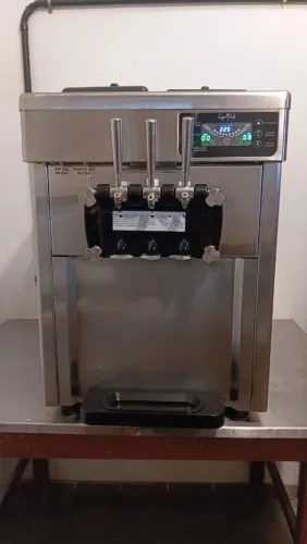 Marquina de sorvete expresso e açaí. Logro soft