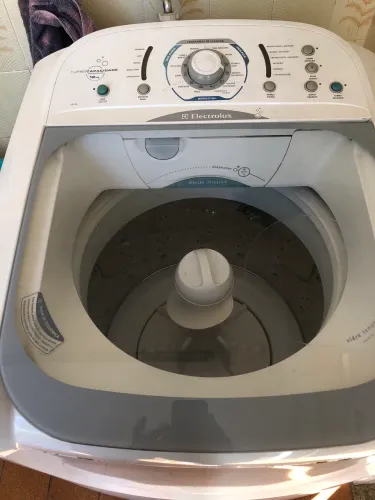 Máquina de lavar roupa Eletrolux 12 kilos