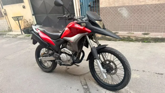 VENDO XRE 300 2010