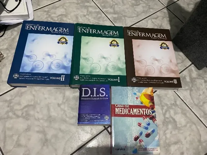 Kit Livros de Enfermagem - Completo e Conservado 