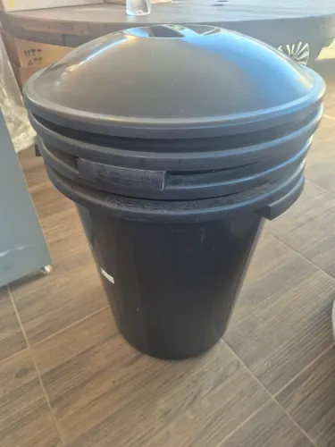 Balde de Lixo 100L