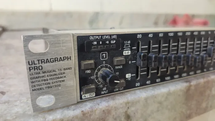 EQUALIZADOR GRAFICO BEHRINGER ULTRAGRAPH PRO FBQ 1502
