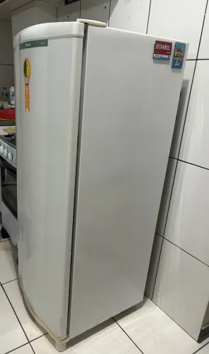 Geladeira Cônsul degelo seco