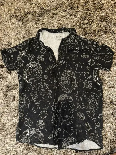 Blusa Floral Infantil Rick and Morty tamanho P (16 anos)