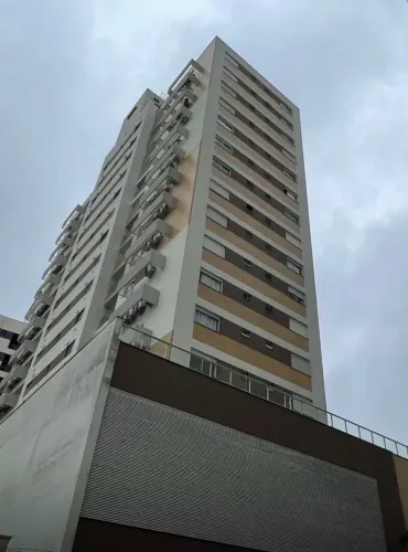 Apto 3 quartos com suíte,2 garagens , todo reformado