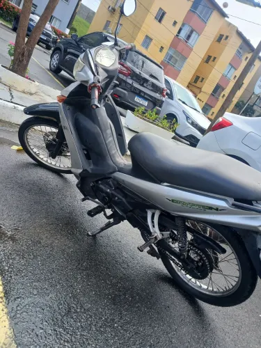 Vendo crypton 2011 pega na partida.