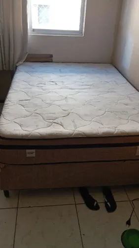 Vendo cama de casal 