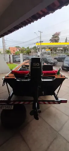 Lancha Comanche 5500 Fluvimar + Mercury 50 HP | AVA + Som náutico + Carreta