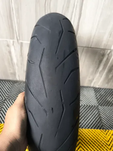 Pneu dianteiro Pirelli diablo Rosso 2 120/70/17
