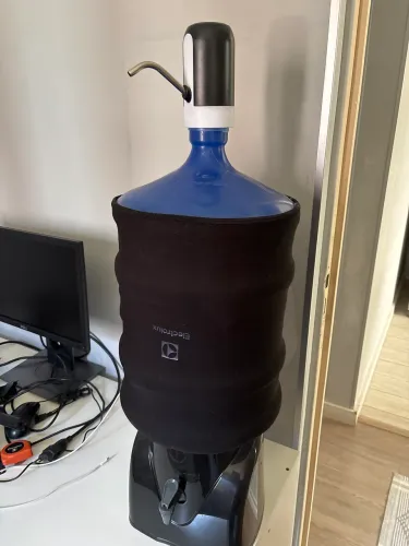 Galão água 20 Litros + Capa Galão Eletrolux + Bomba usb