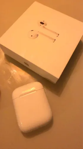 AirPods 1º geração com 4 fones + 1 estojo