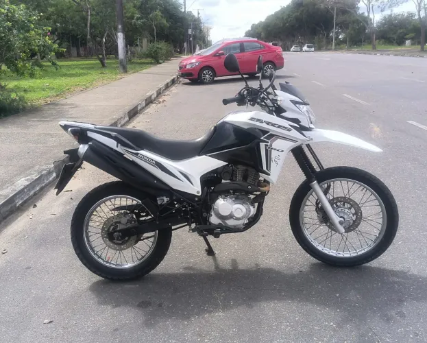 Broz 2023 moto de mulher 