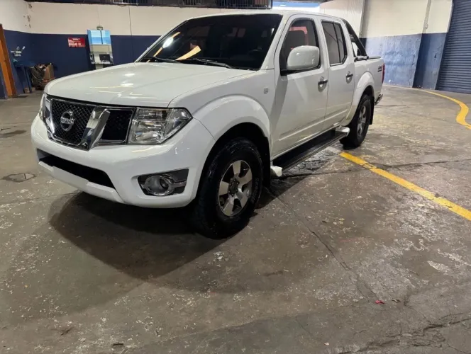 Nissan Frontier XE CD 4X4 2.5 TB Diesel 2013