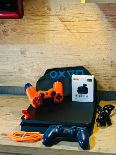 Único! PS4 Slim de 1tb C/ controle sem defeitos e 1 jogo em CD - Caixa e manuais