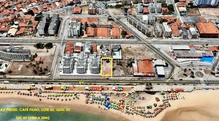 Terreno Beira-Mar na Praia do Meio