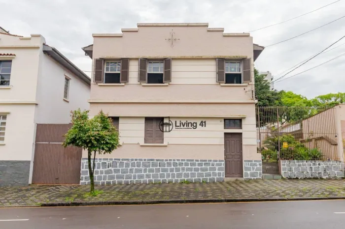 Apartamento com 3 dormitórios para alugar, 138 m² por R$ 2.696,12/mês - São Francisco - Cu