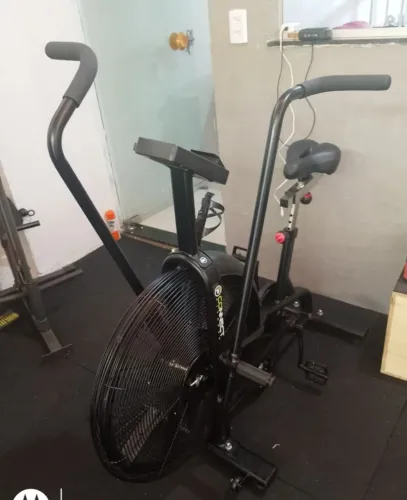 Equipamentos para academia Studio Cross treino profissionais 