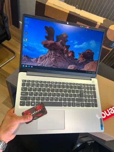 NOTEBOOK LENOVO    - 16GB RAM  CORE i5-1235u INTEL  512 GB SSD