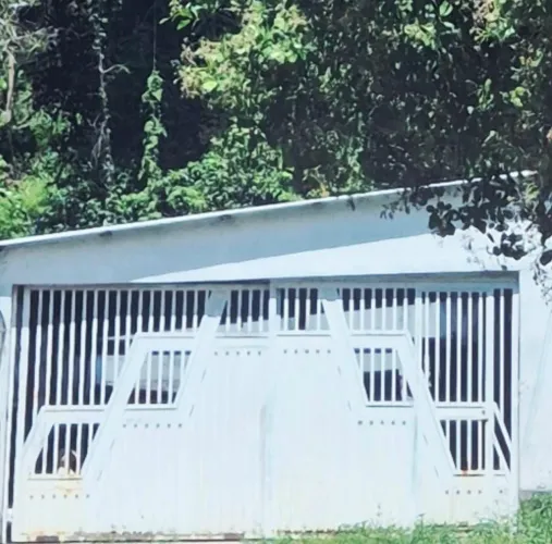 PORTÃO - vende-se 2 portões ferro, 2,40 X 2,40 CADA