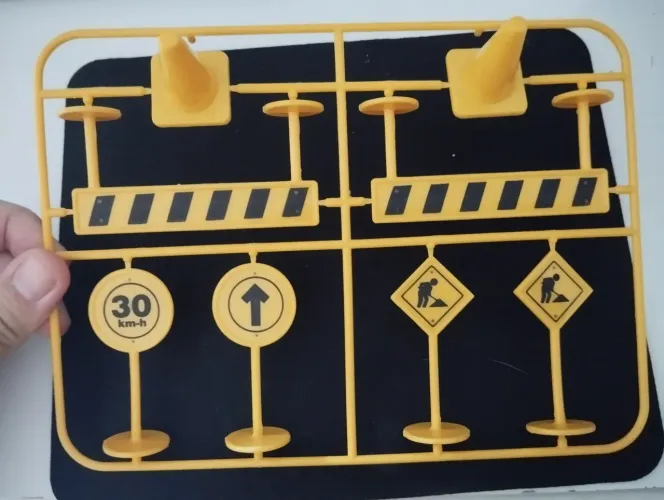 Peças novas para brincar de carrinho 