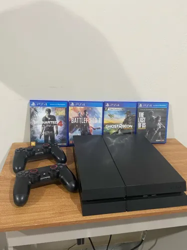 PS4 Completo + 2 Controles + 4 Jogos originais 