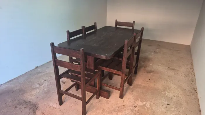 Mesas e Cadeiras